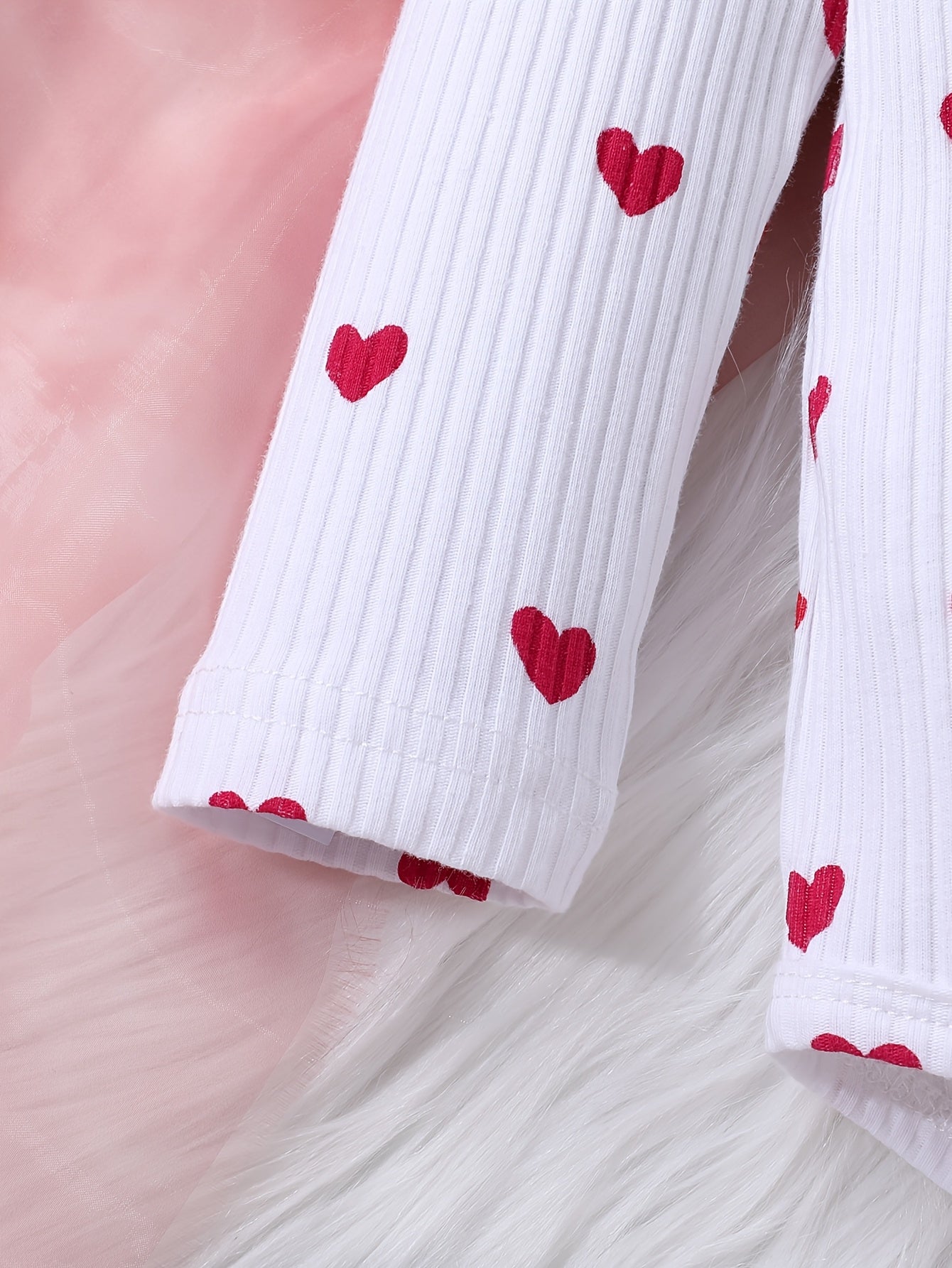 Set of 3pcs Baby Girl Heart Print Leaf Sleeve Top