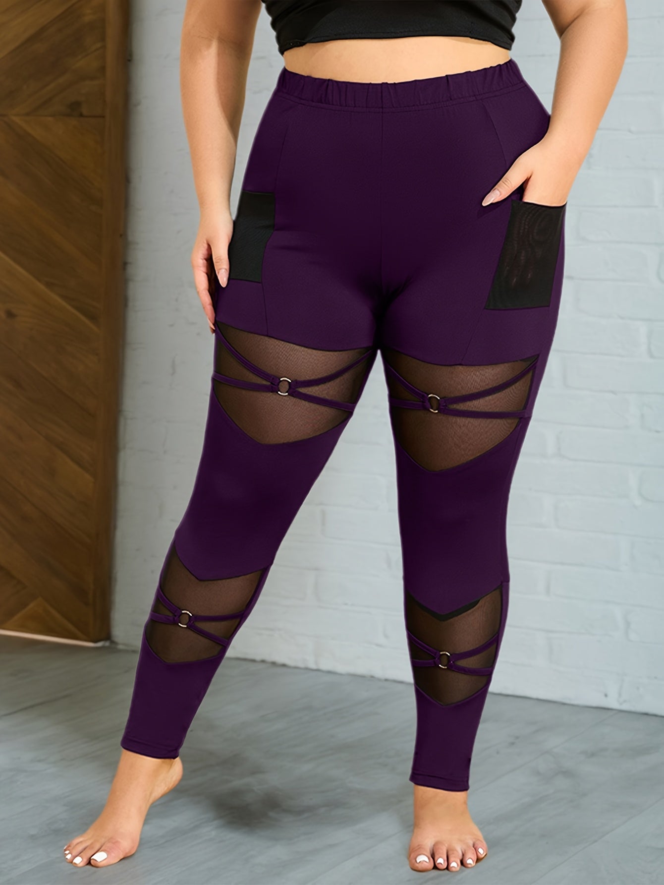 Elegant Plus-Size Knitted Leggings with a Mesh Pocket And Ring Buckle Design.