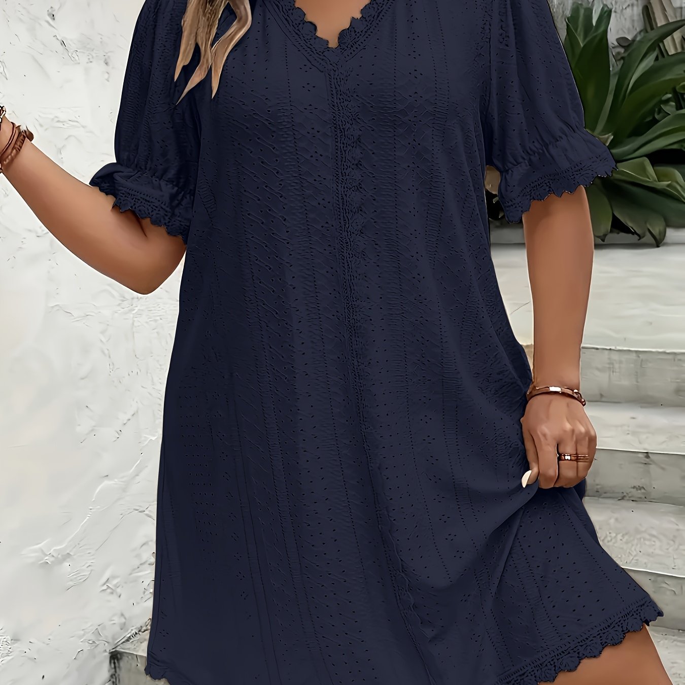 Elegant Plus Size Dress with Contrast Lace Trim, Short Sleeve