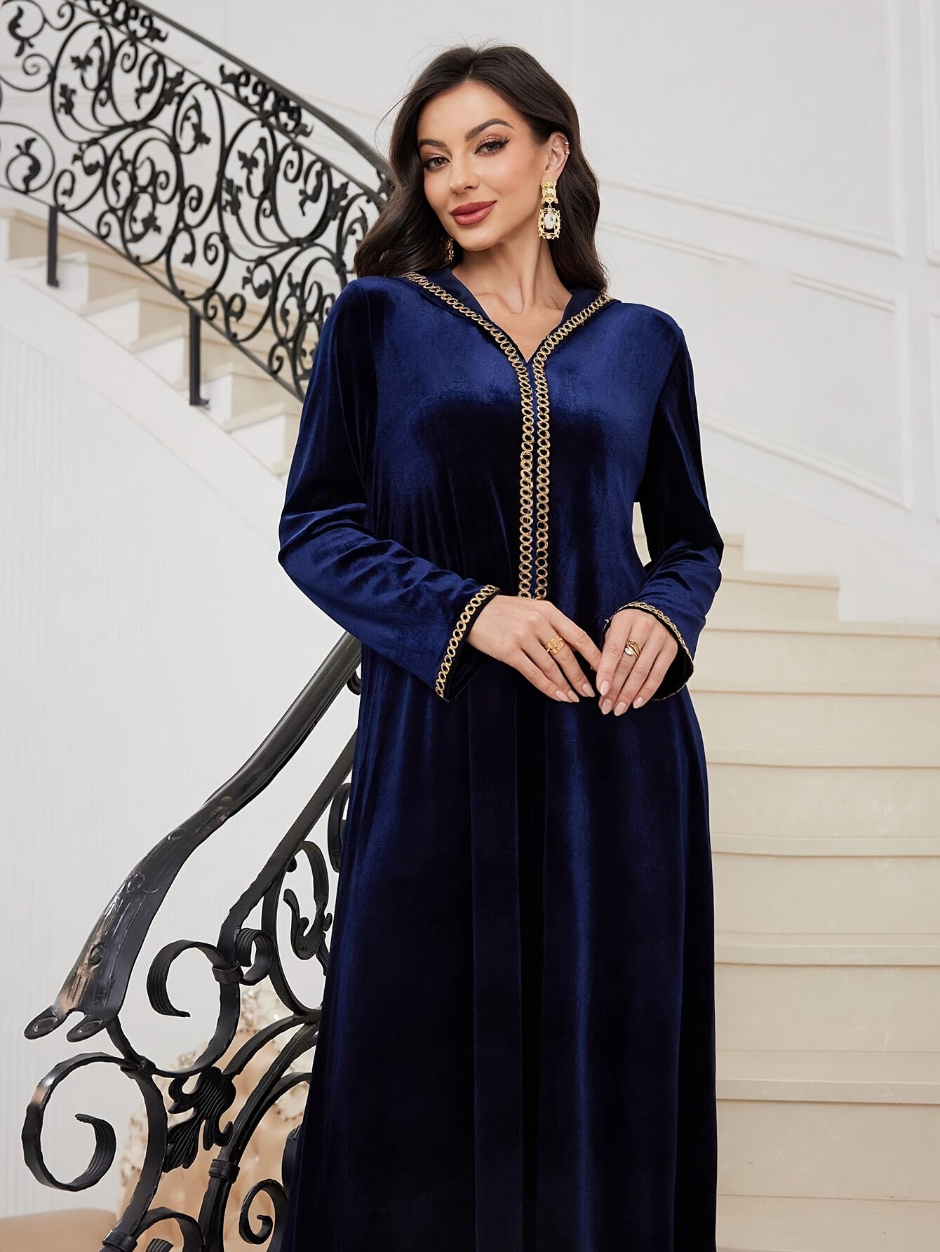 Elegant Navy Blue Abaya Robe with Golden Accents - Long Sleeve