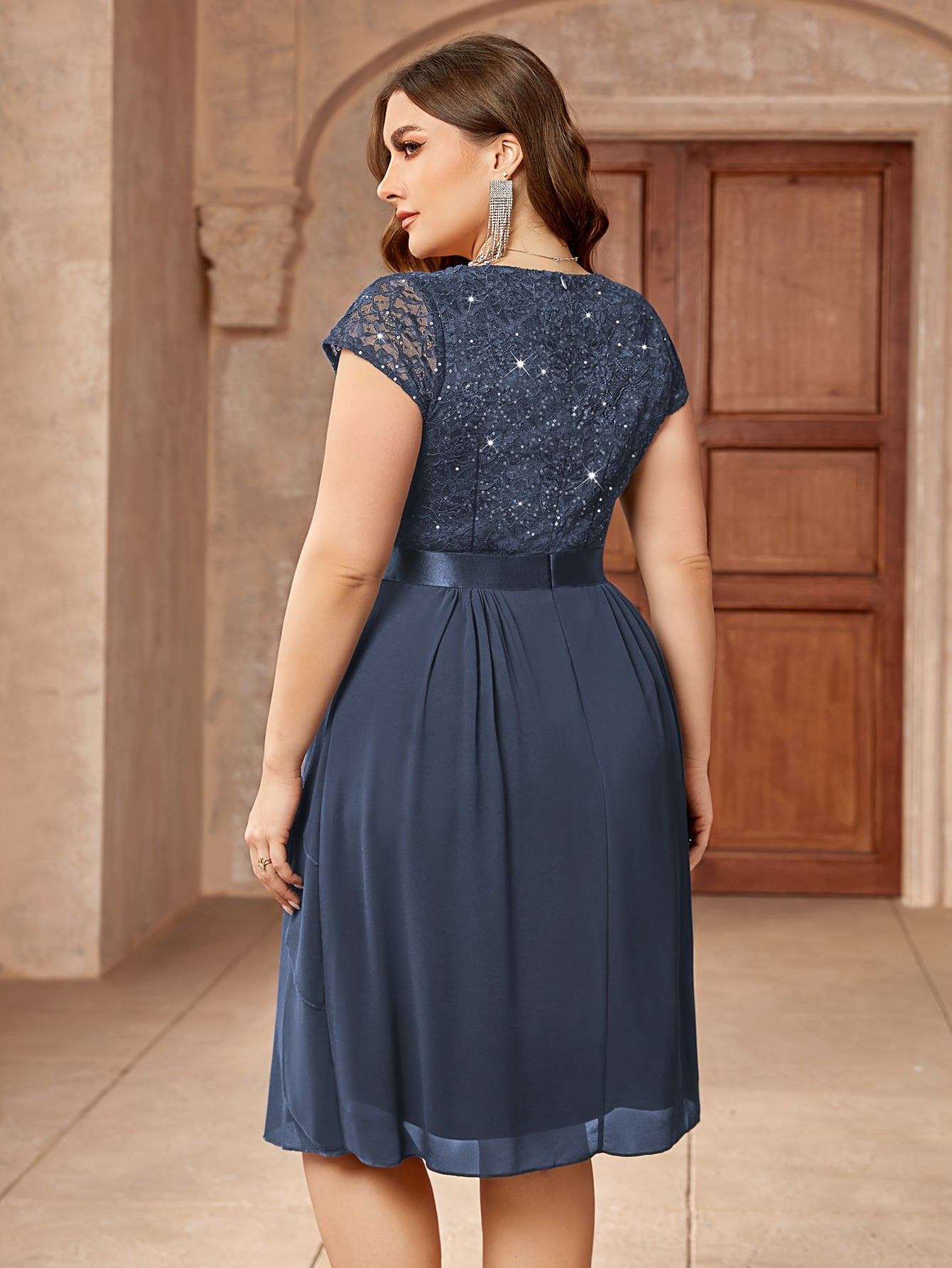 Elegant Plus Size Women'S Formal Dress with Lace Detailing and Tiered Chiffon Skirt - Perfect for Formal Parties and Evening Events, Formal