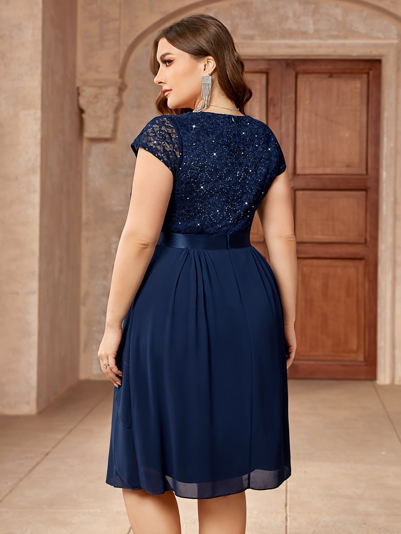 Elegant Plus Size Women'S Formal Dress with Lace Detailing and Tiered Chiffon Skirt - Perfect for Formal Parties and Evening Events, Formal