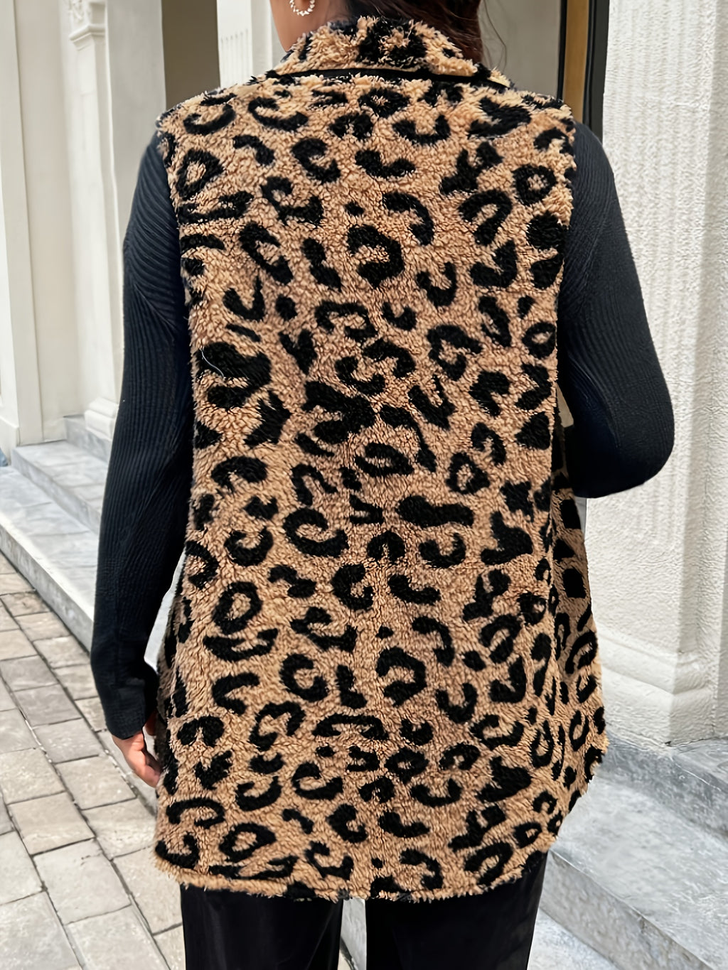 Plus-Size Sleeveless Casual Jacket in Leopard Print for Women