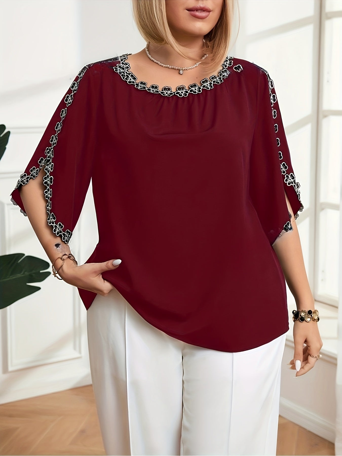 Plus Size Women'S Shirt with Floral Decoration