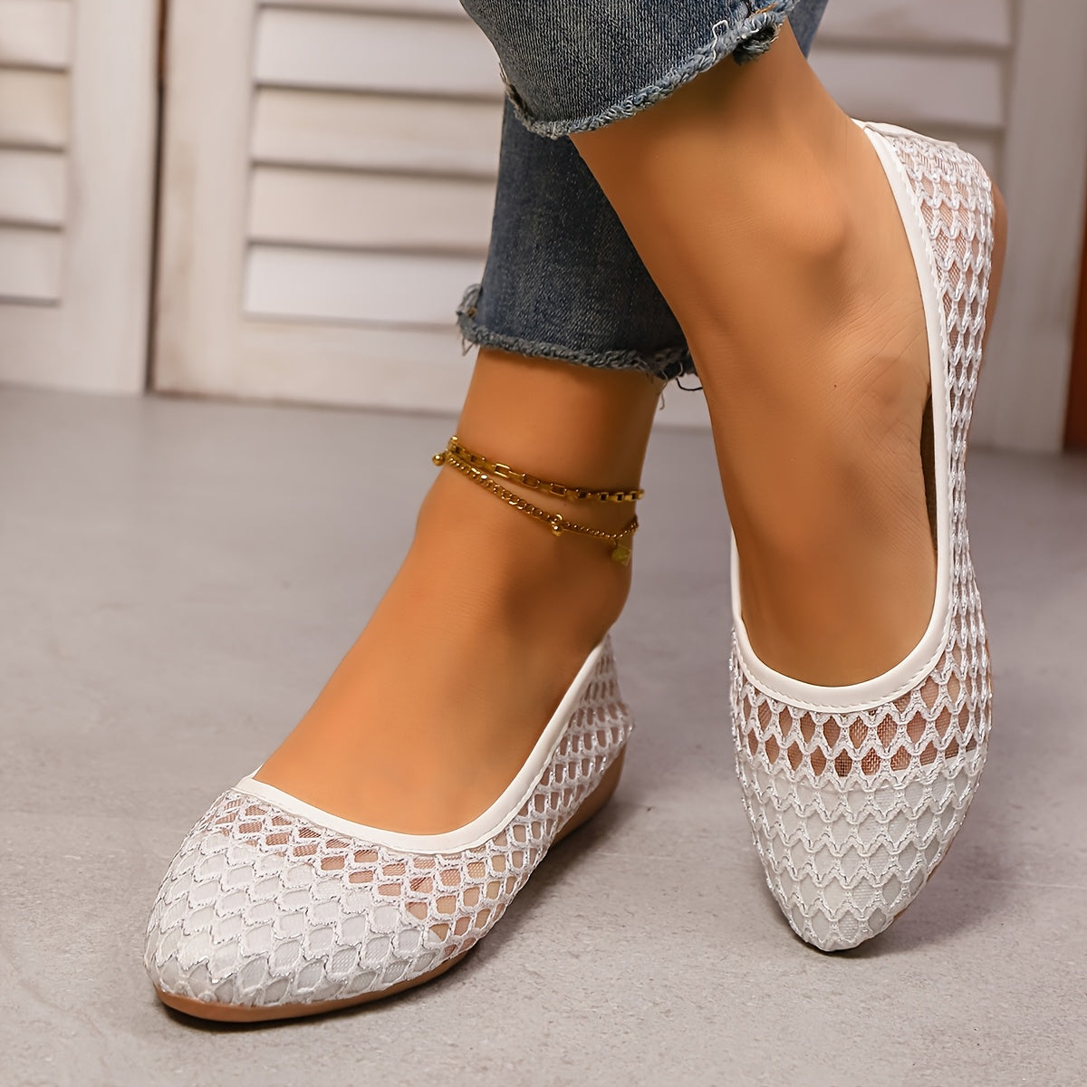 [Elegant Ballet Shoes] Elegant Women's Ballet Shoes | Floral Pattern Slip-On Pointed Toe Sole, Breathable Comfortable Flat Shoes, Low-cut Black and White