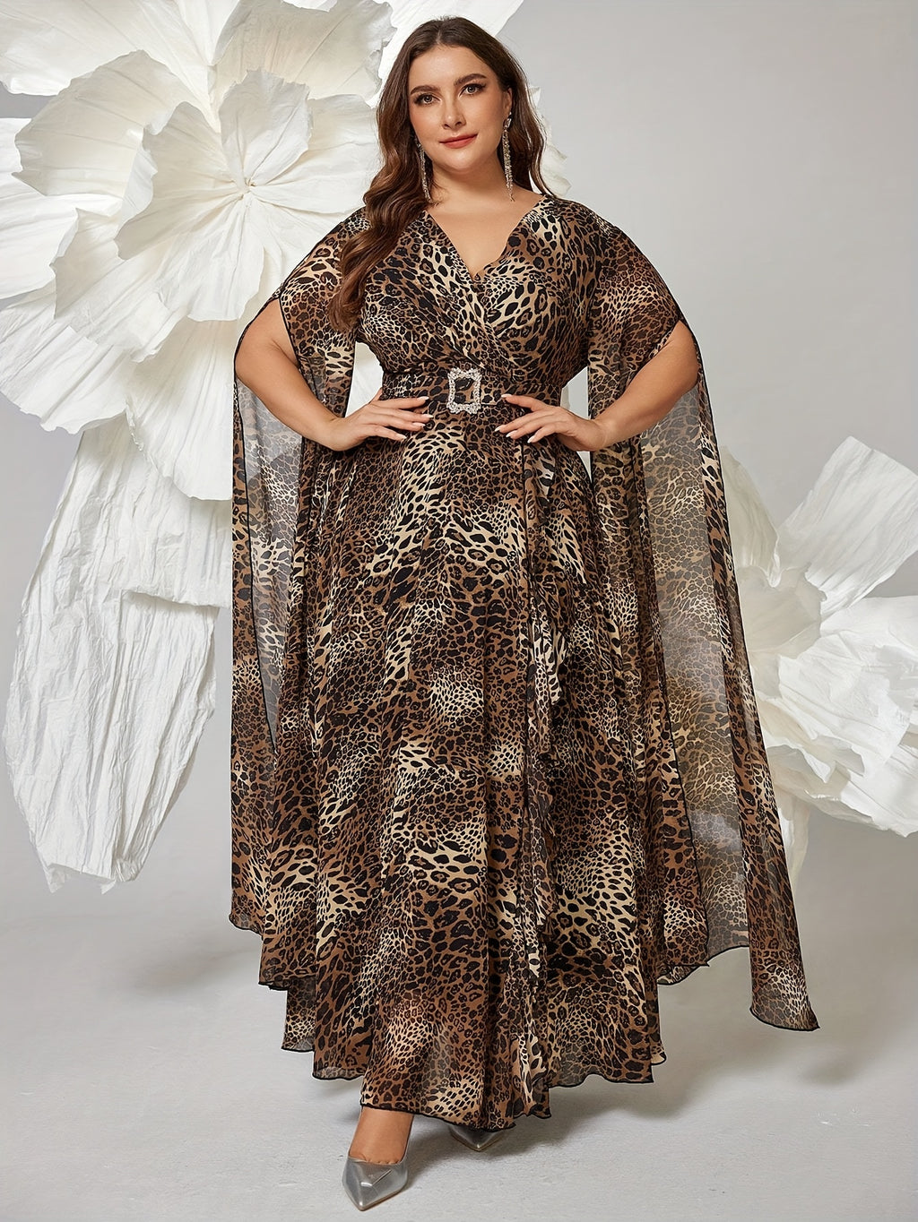 Women's Plus Size Elegant V-Neck Maxi Dress with Leopard Print
