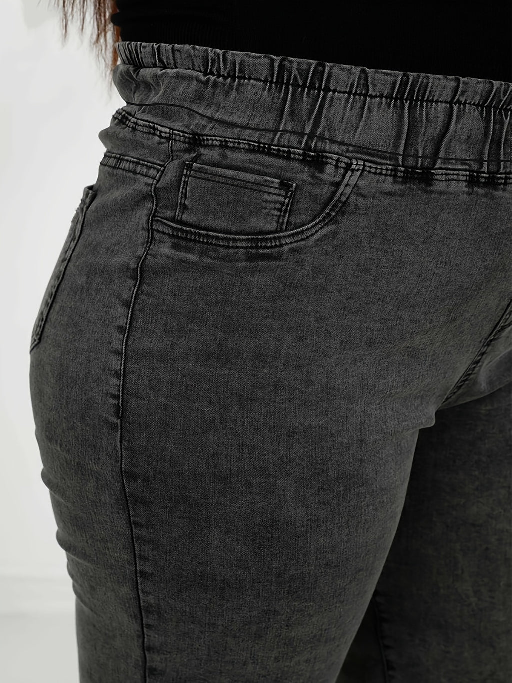 Women's Plus Size Tapered Carrot Jeans with Washed Detail - Casual Denim Pants