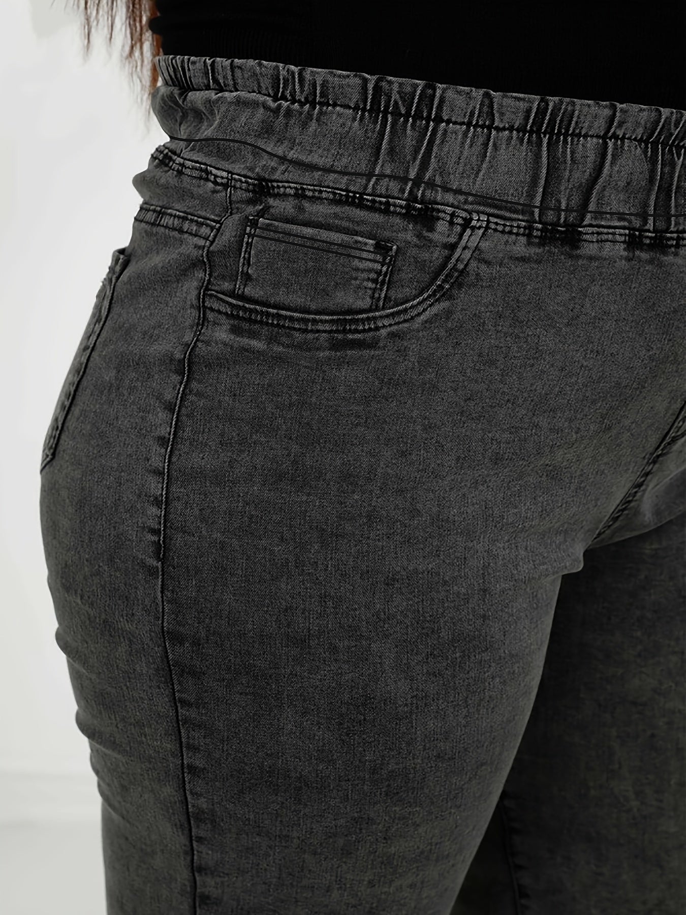 Women's Plus Size Tapered Carrot Jeans with Washed Detail - Casual Denim Pants