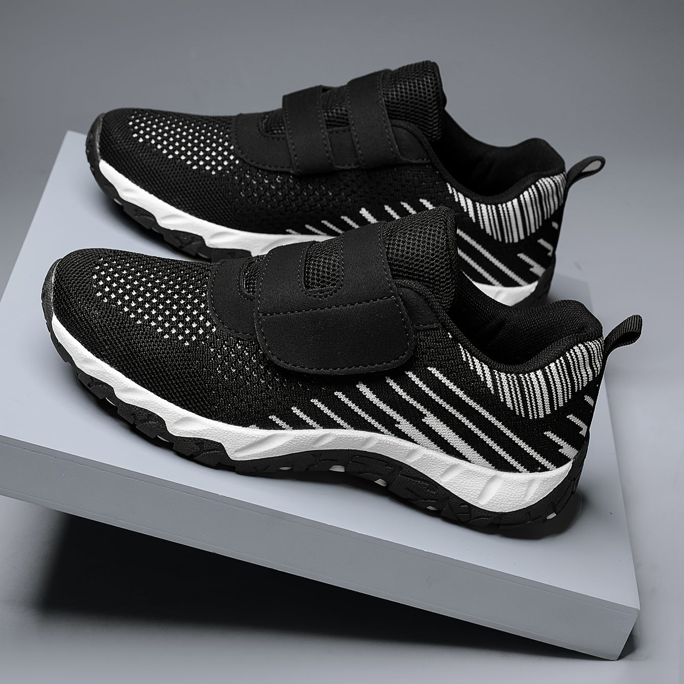 Women's Versatile Two-Color Striped Sports Shoes