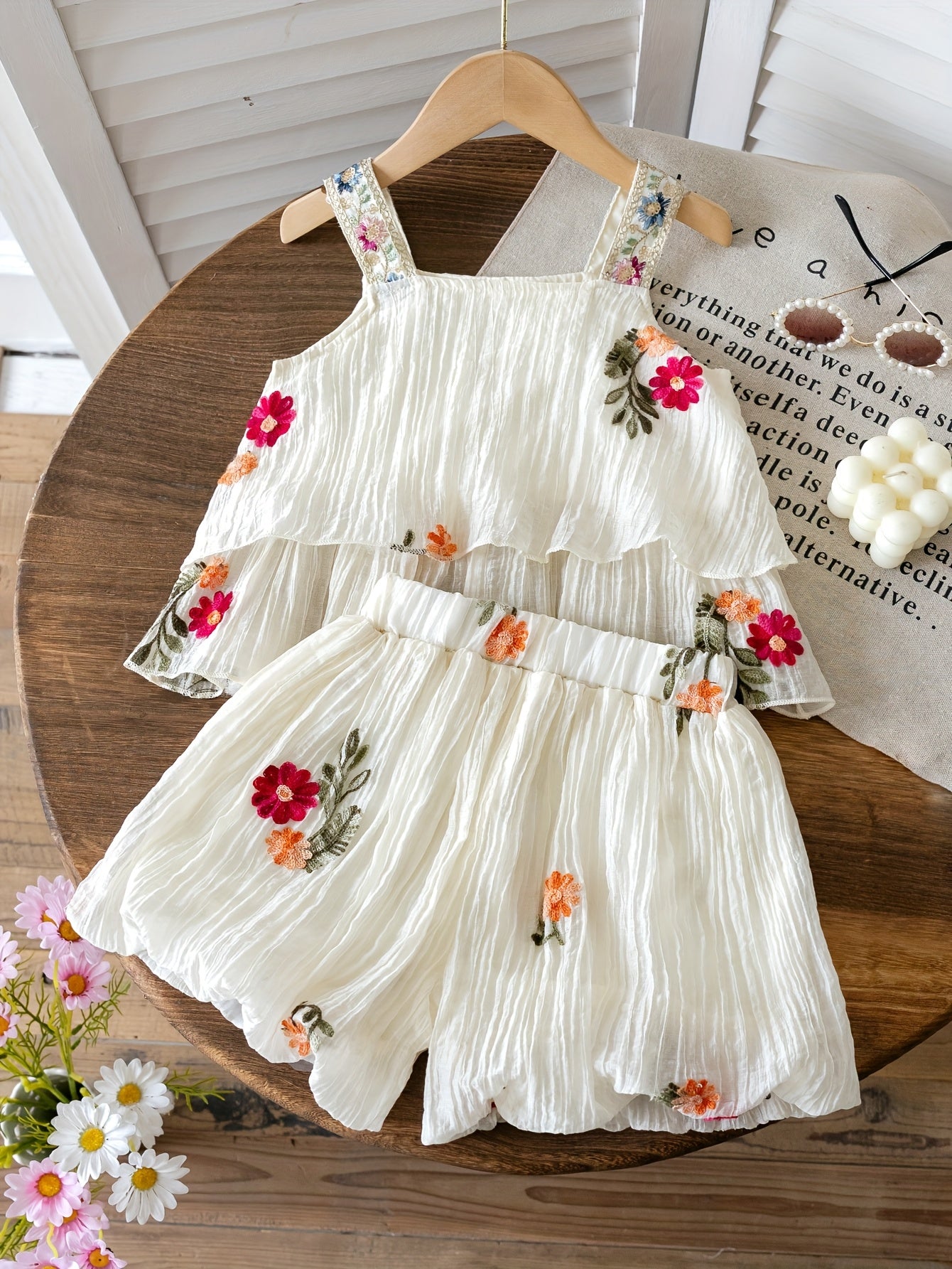 Floral Embroidery 2pcs Fashion Girls' Set with Golden Cord Lace