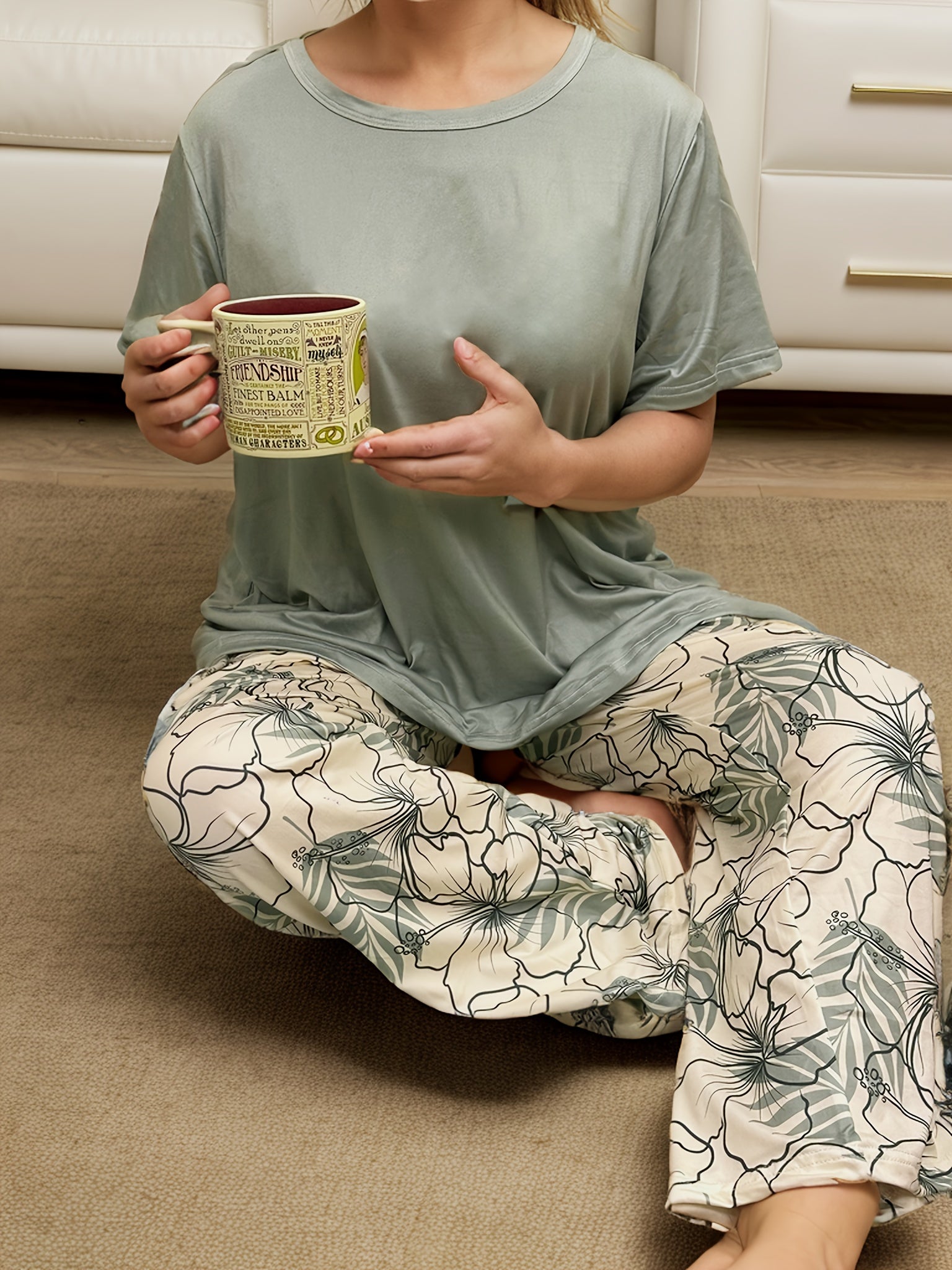 Women's Green T-shirt & Floral Long Pants Pajama Set - Soft, Elegant, Casual Wear for Ladies, Large Size