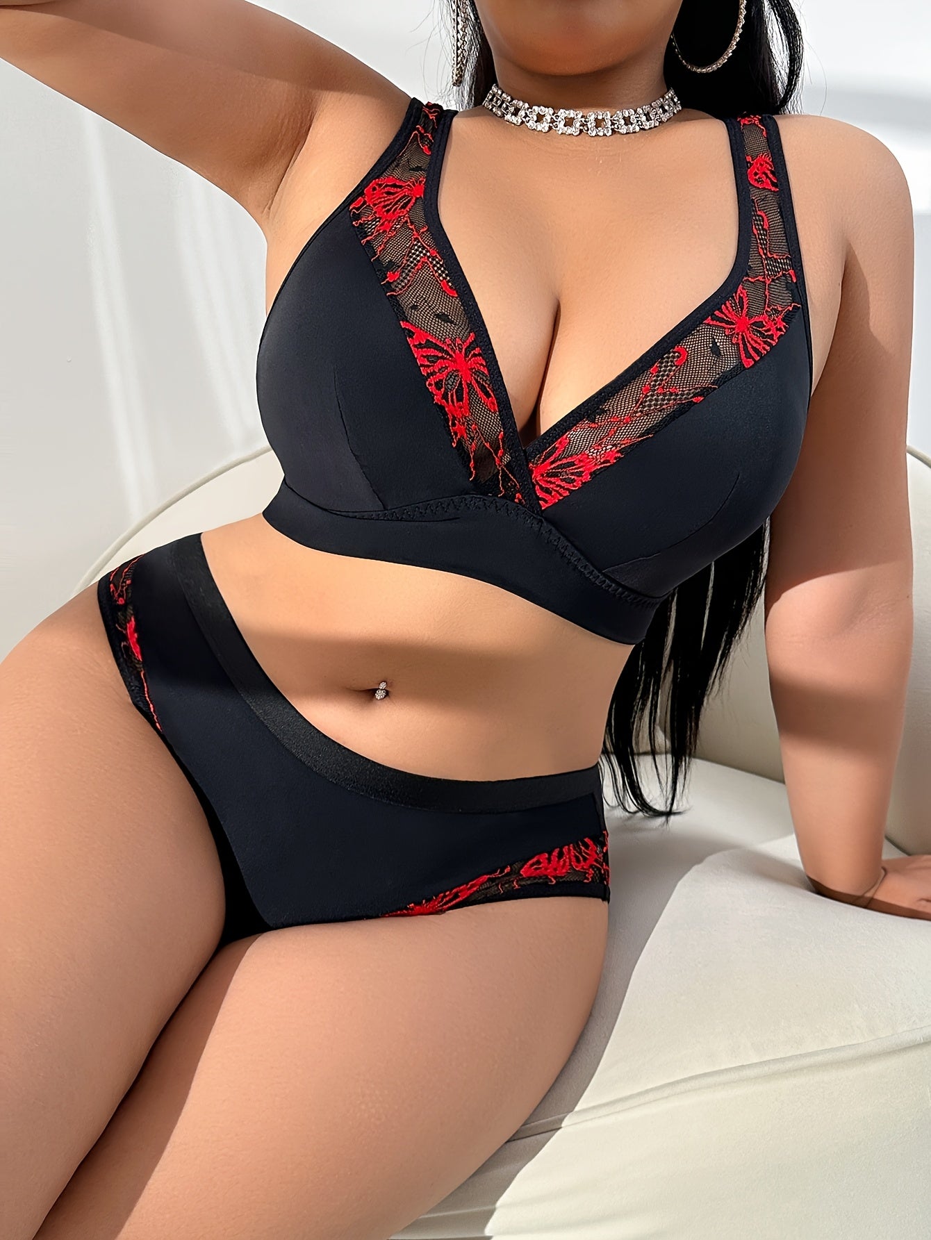 Wireless and Padded Contrast Lace Splicing Plus Size Women's Bra Set