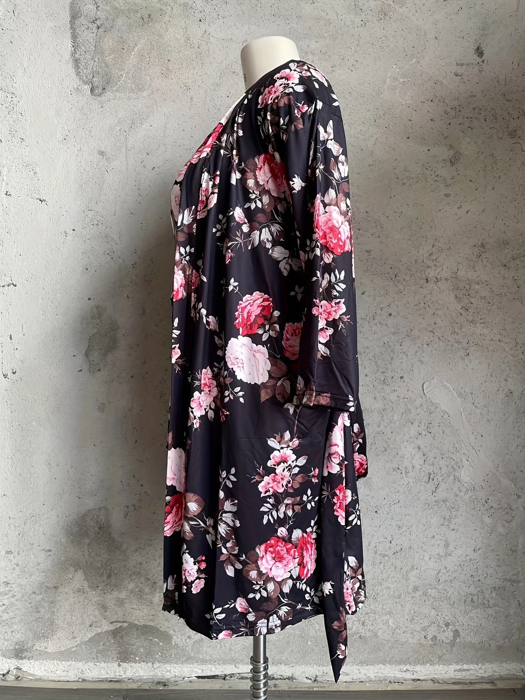 Plus Size Floral Print Sexy Lace Trim Camisole Nightgown with a Matching Tie Robe, a Two-Piece Sleepwear Set.