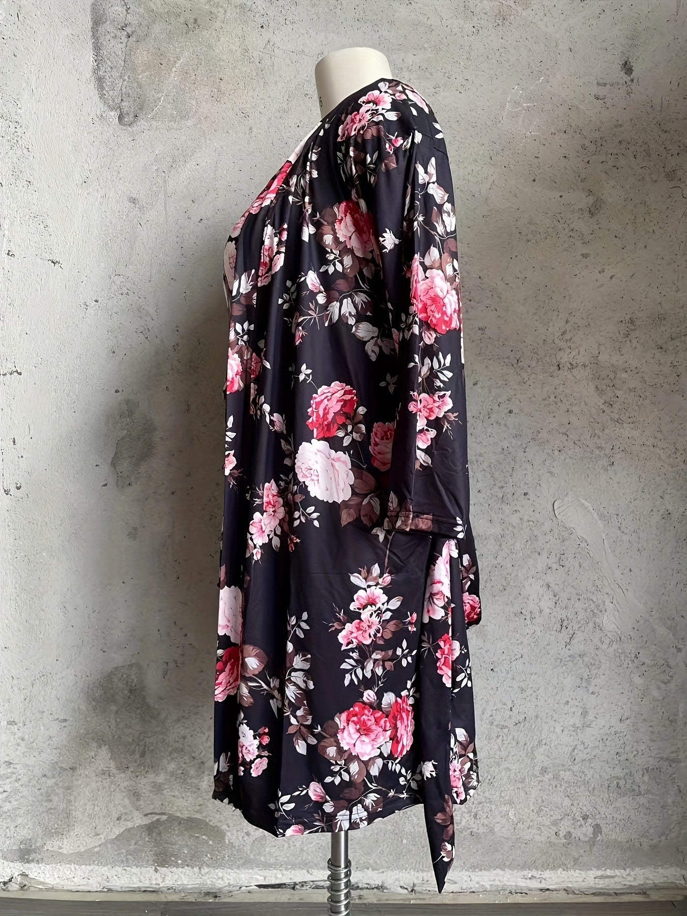 Plus Size Floral Print Sexy Lace Trim Camisole Nightgown with a Matching Tie Robe, a Two-Piece Sleepwear Set.