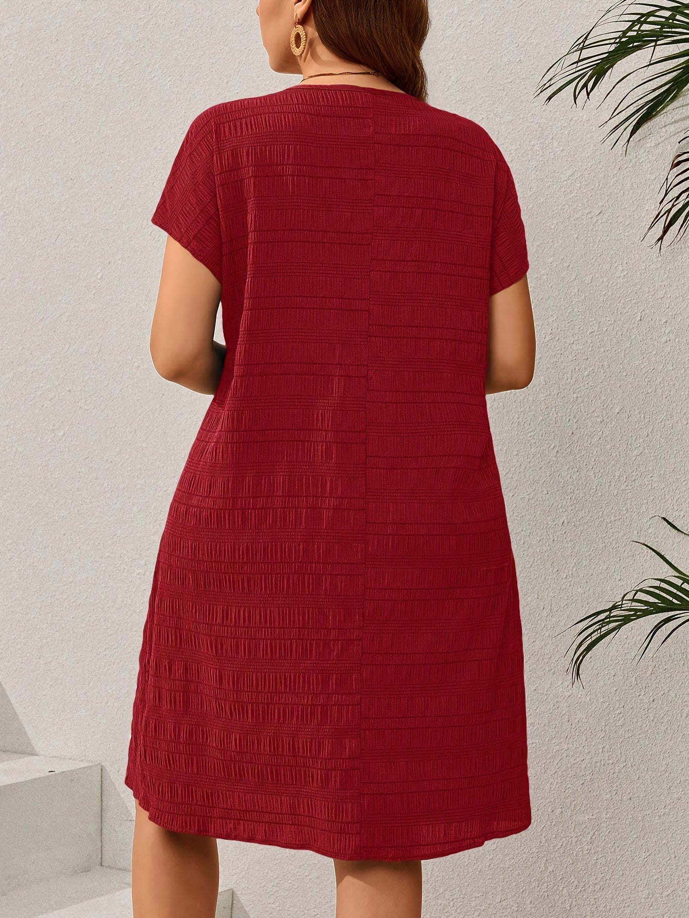 Round Neck, Non-Stretch, Machine Washable