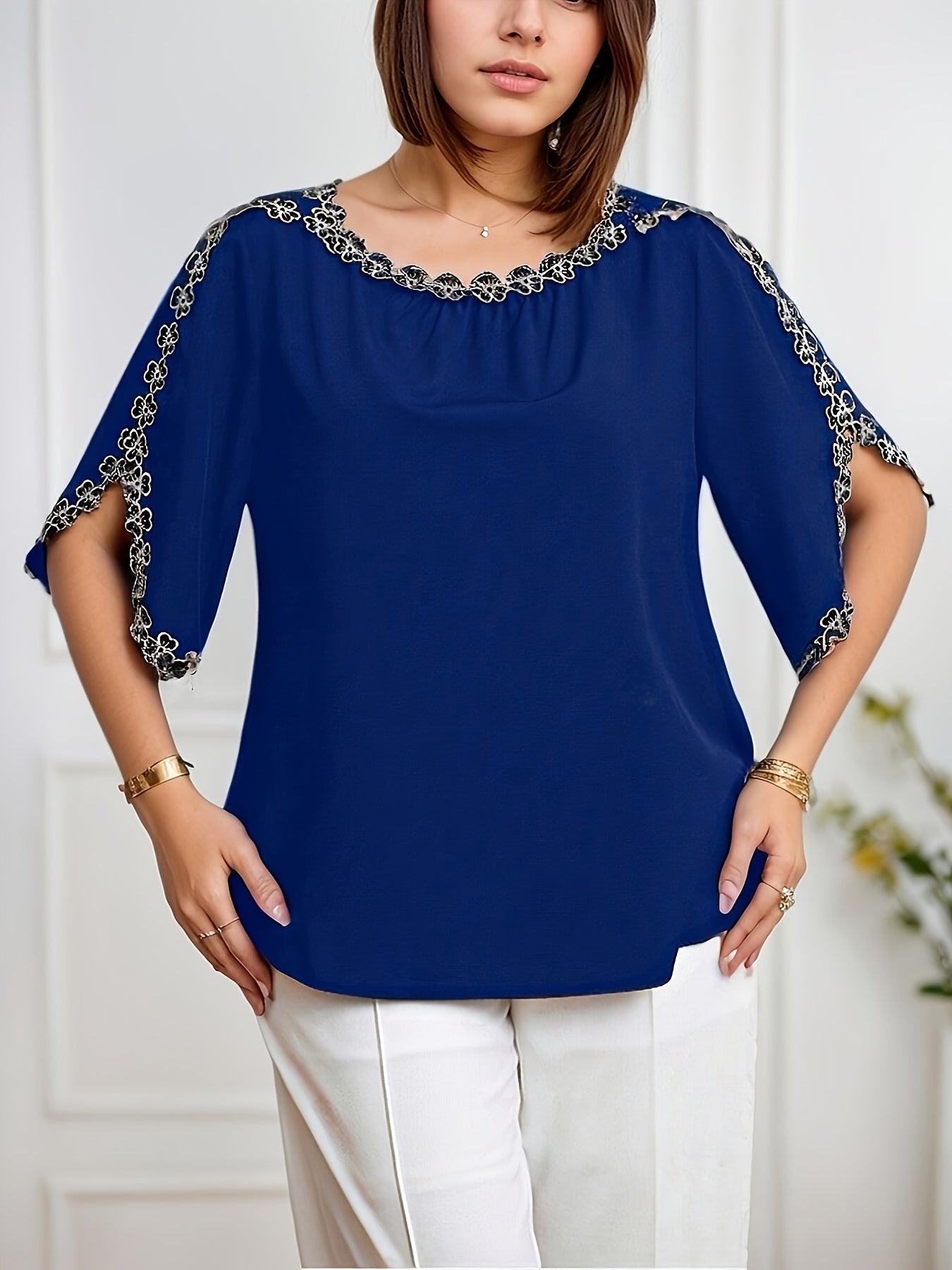 Plus Size Women'S Shirt with Floral Decoration