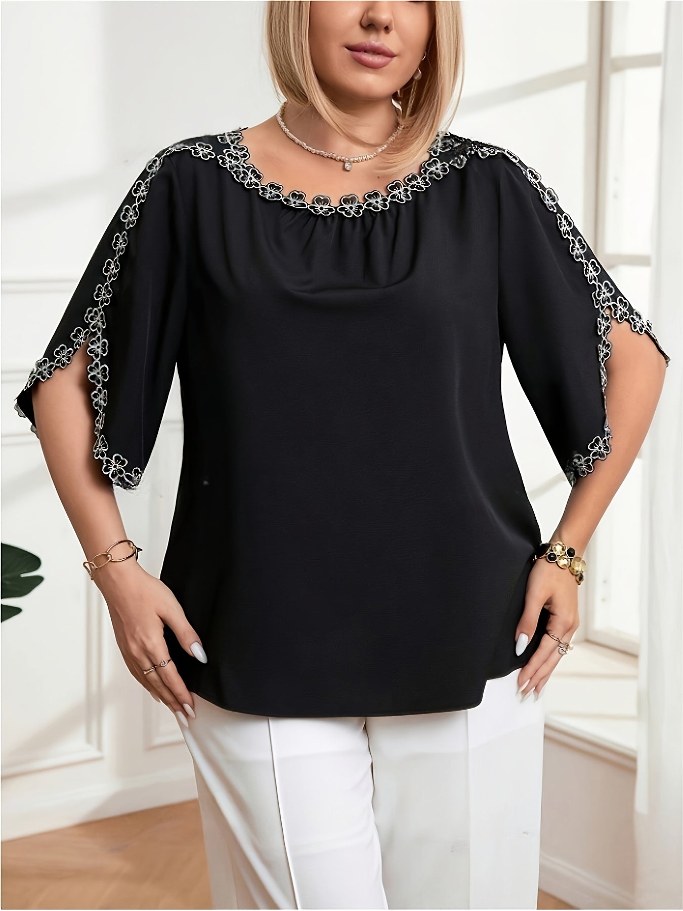 Plus Size Women'S Shirt with Floral Decoration