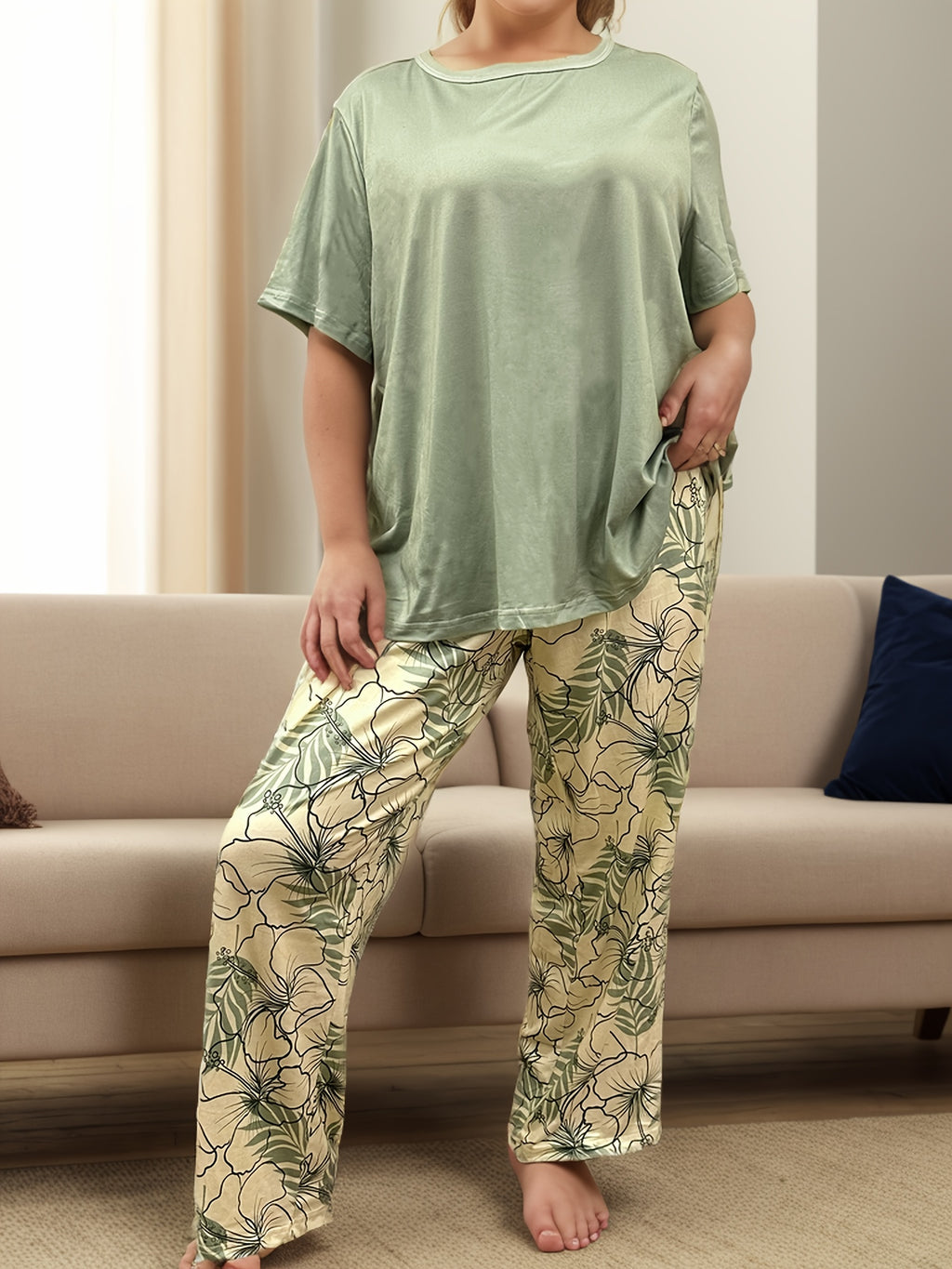 Women's Green T-shirt & Floral Long Pants Pajama Set - Soft, Elegant, Casual Wear for Ladies, Large Size