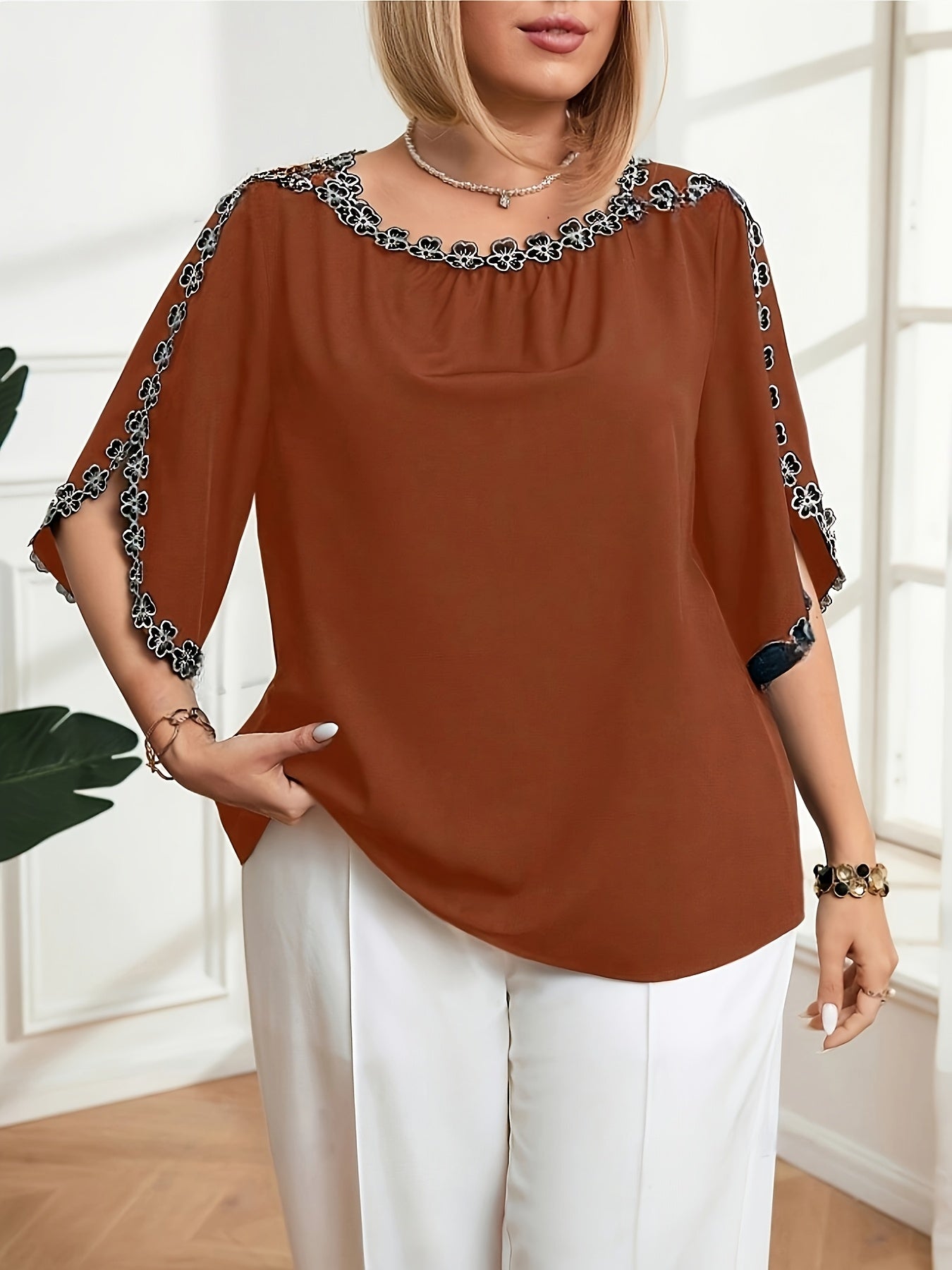 Plus Size Women'S Shirt with Floral Decoration