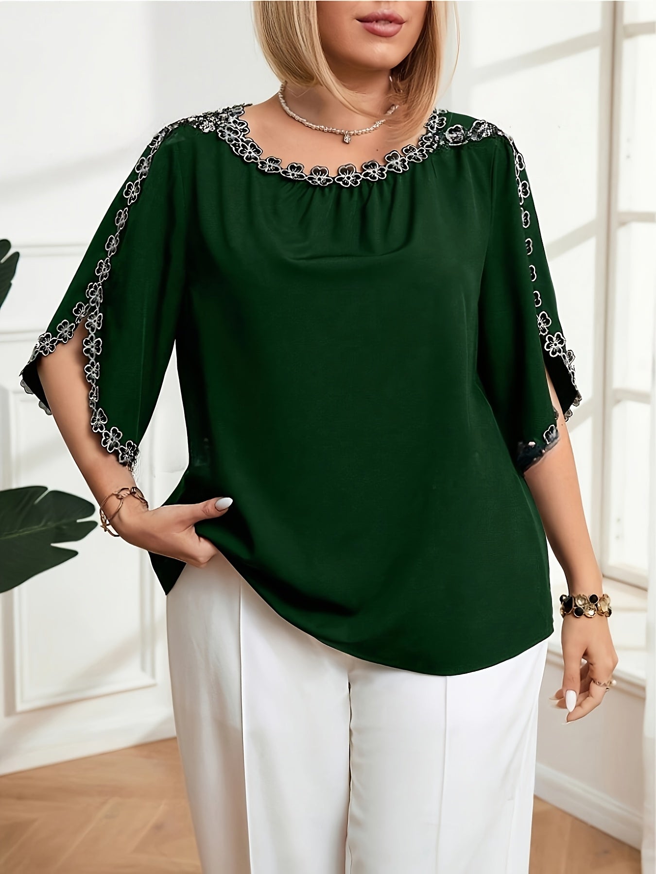 Plus Size Women'S Shirt with Floral Decoration