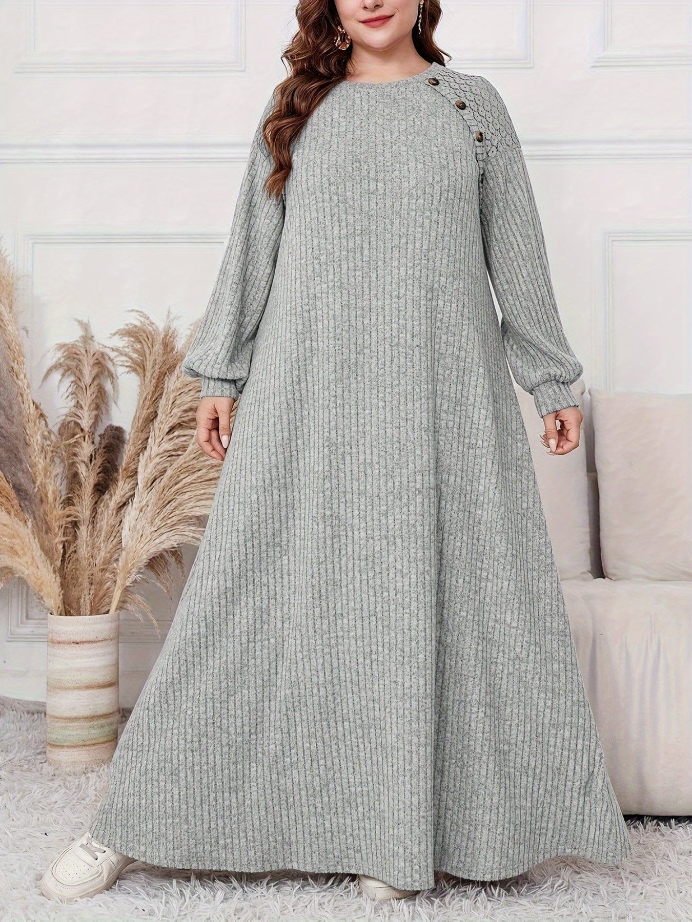Women's Plus Size Elegant Maxi Dress - Long Sleeve Round Neck
