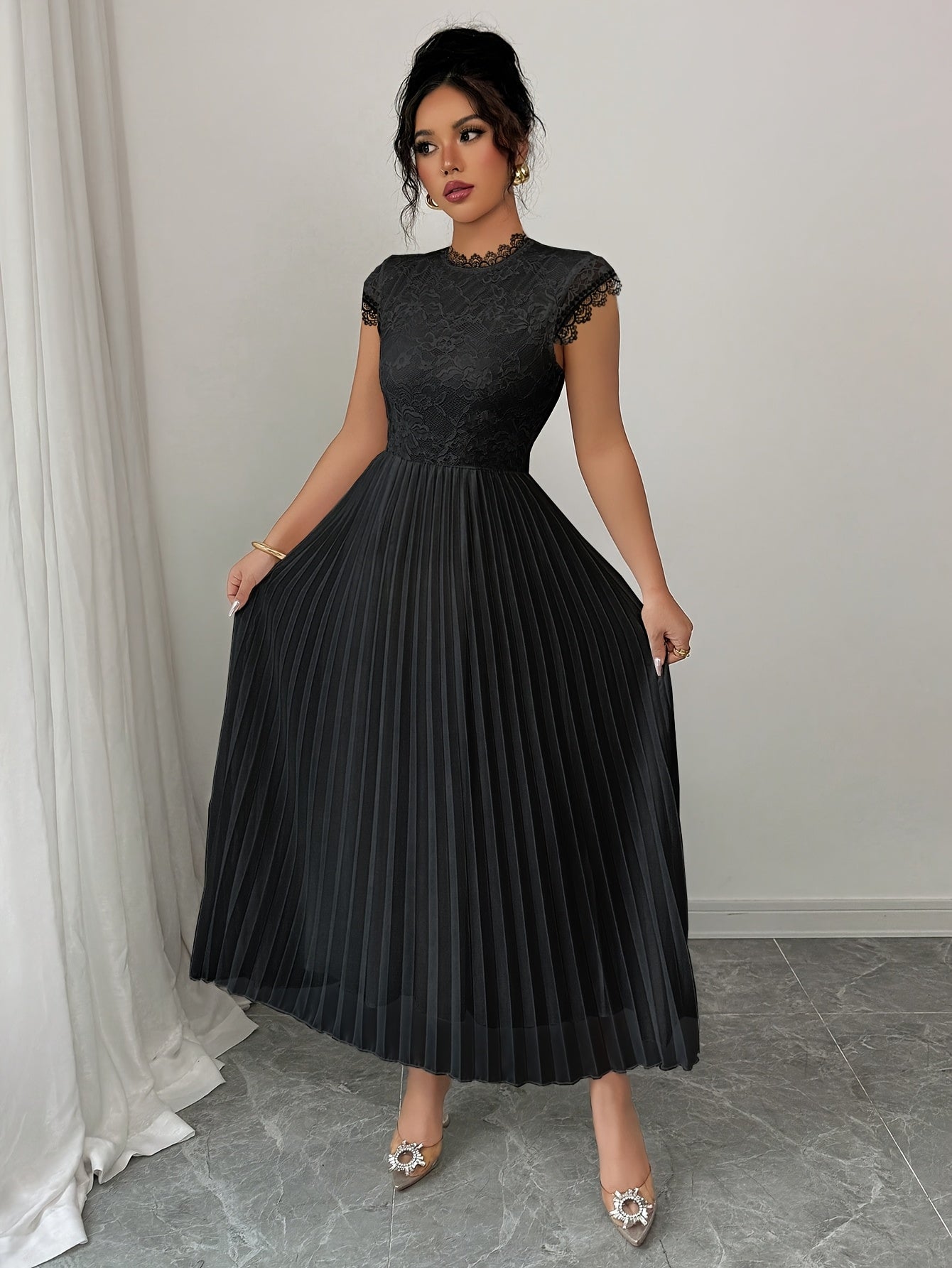 Women's Elegant Black Floral Lace-Trimmed Pleated Maxi Dress - Sleeveless, Round Neck, High-Low Hem