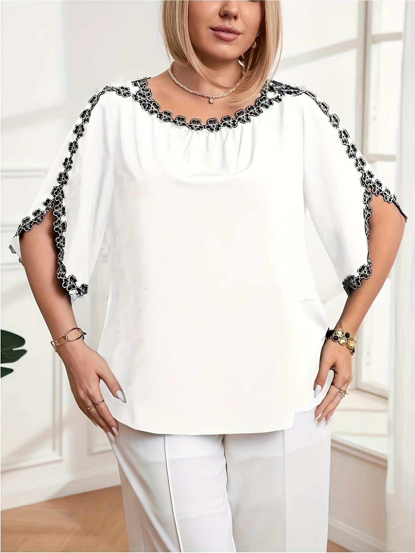 Plus Size Women'S Shirt with Floral Decoration