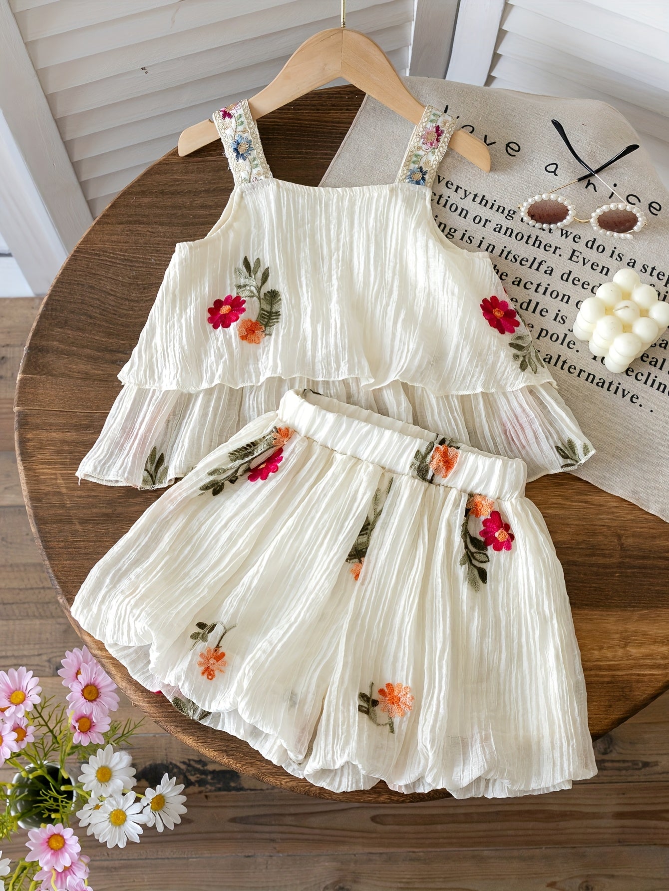Floral Embroidery 2pcs Fashion Girls' Set with Golden Cord Lace