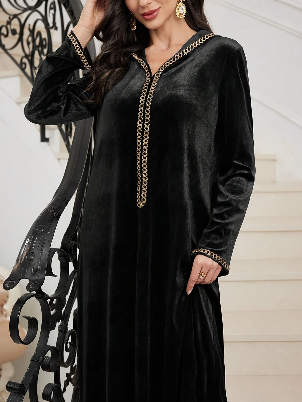 Elegant Navy Blue Abaya Robe with Golden Accents - Long Sleeve