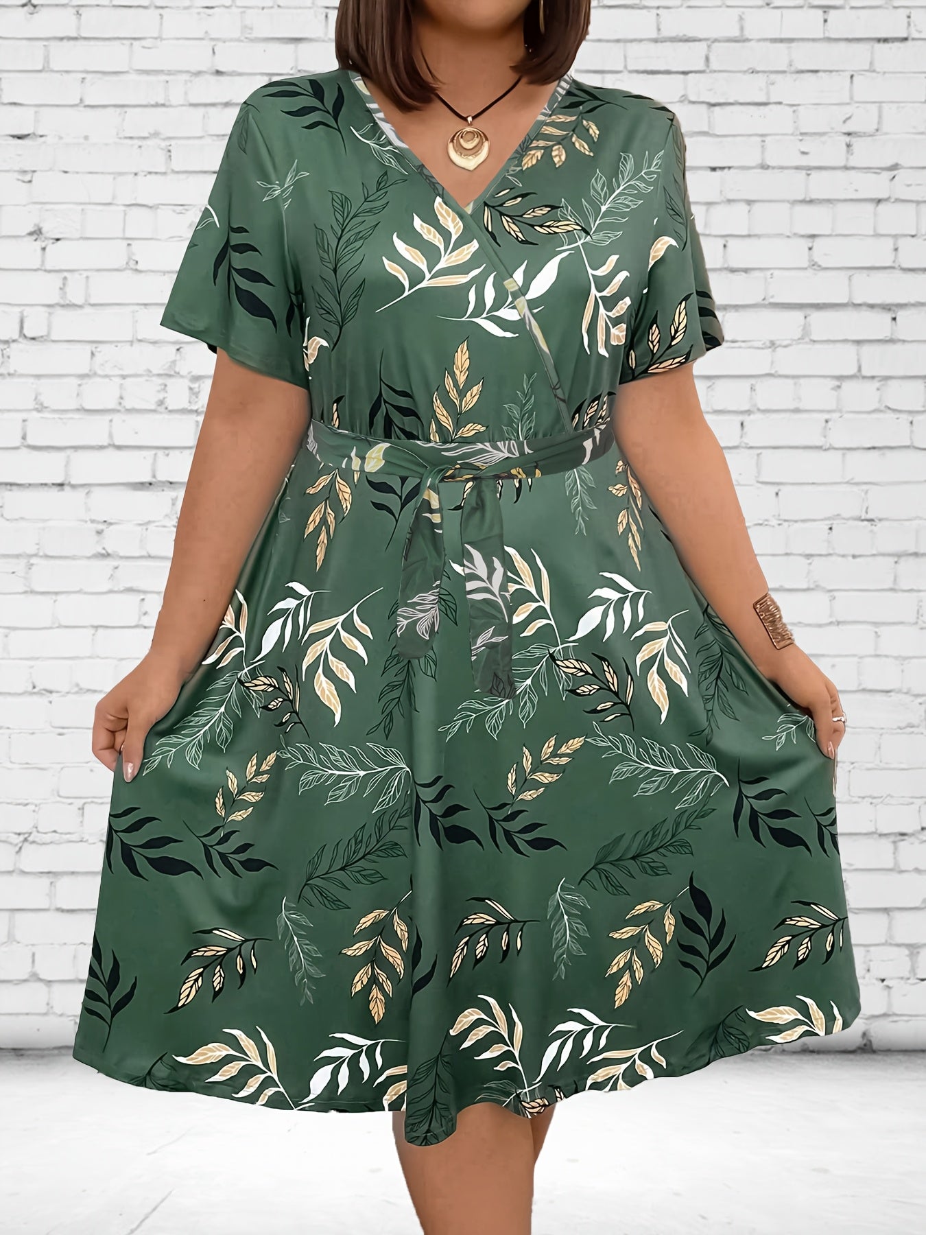 Plus Size Elegant Leaf Print Midi Dress, Short Sleeve