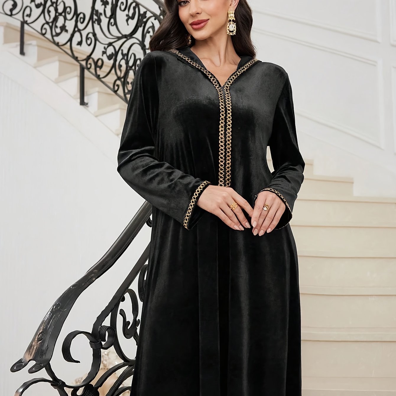 Elegant Navy Blue Abaya Robe with Golden Accents - Long Sleeve
