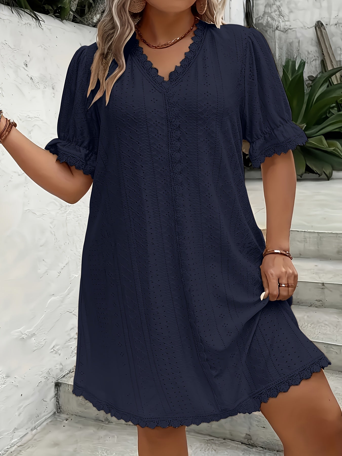 Elegant Plus Size Dress with Contrast Lace Trim, Short Sleeve