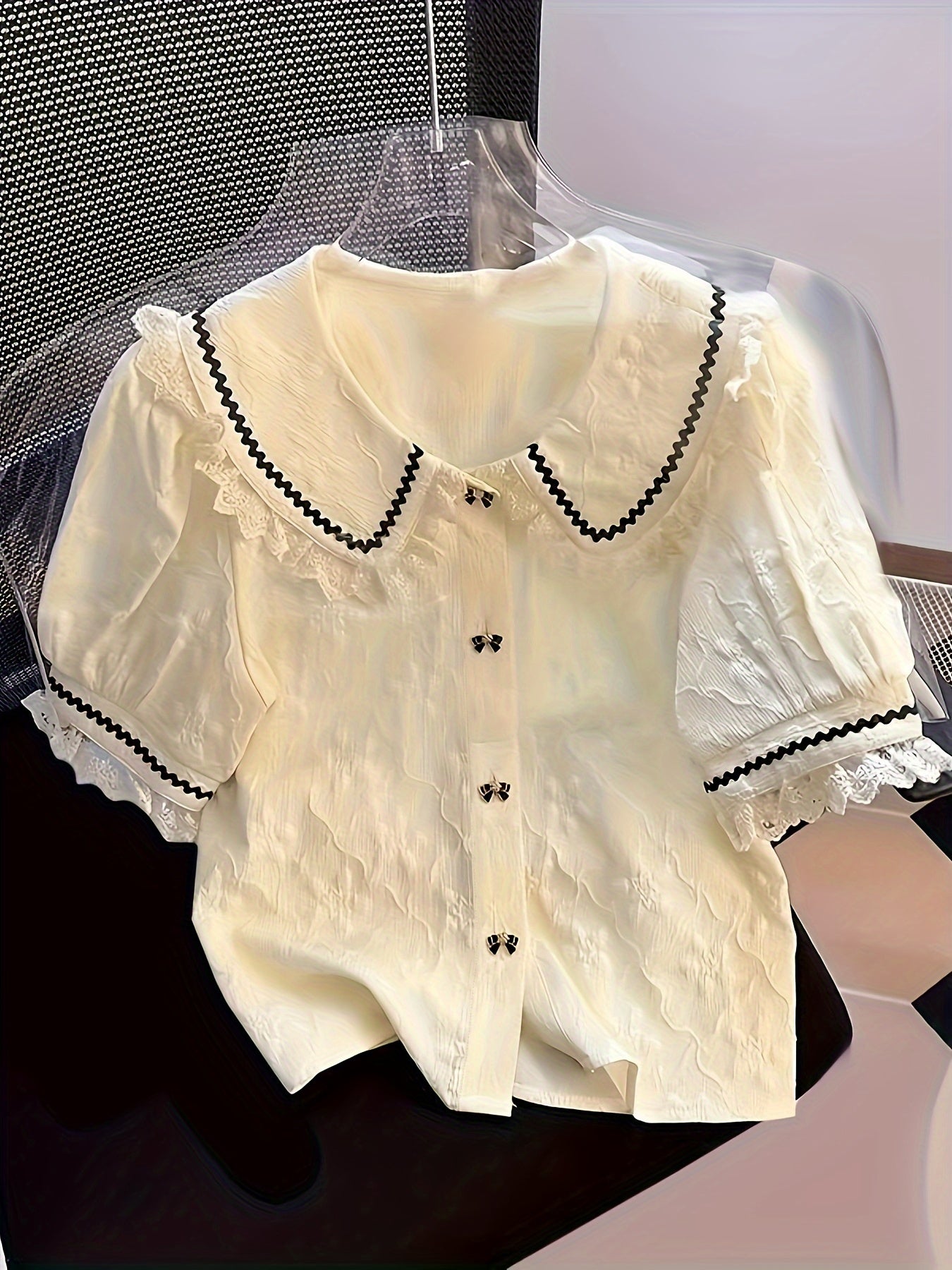 Women's Elegant Lace-Trimmed Short Blouse with Floral Pattern