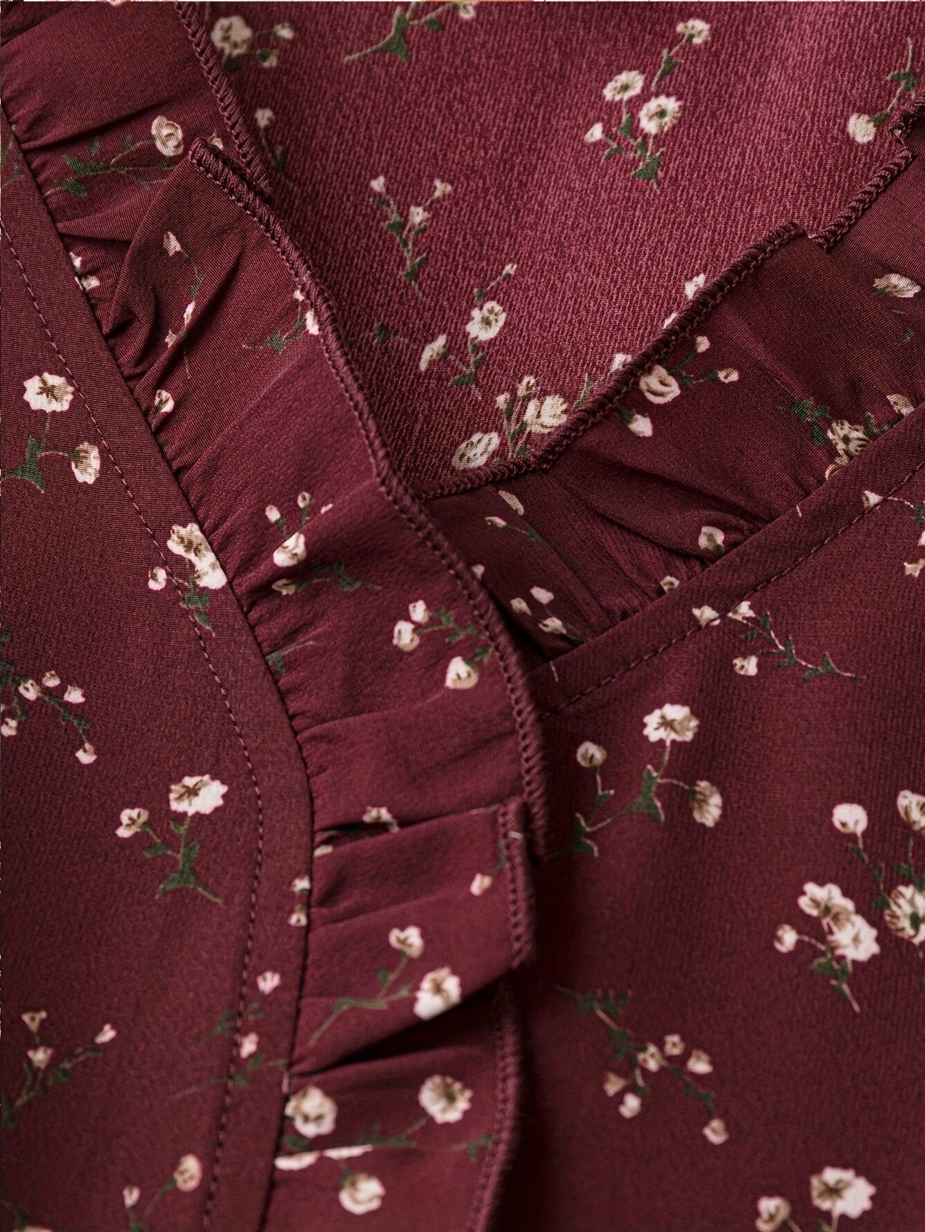 Elegant V-Neck Floral Print Blouse with Ruffled Sleeves