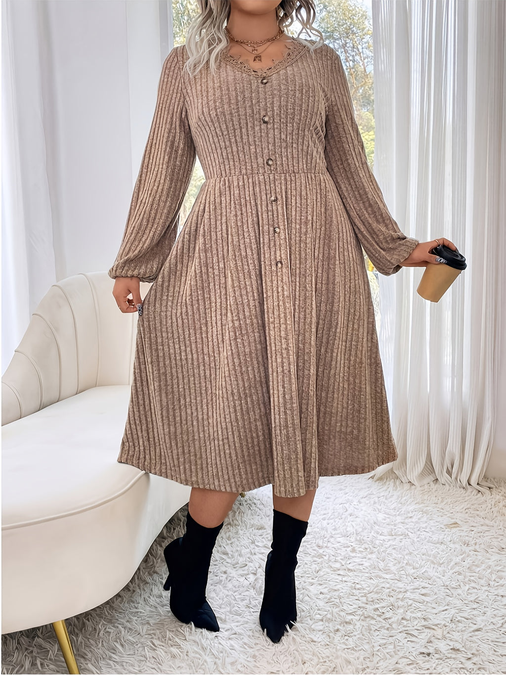 Women's Plus Size Elegant V-Neck Lace Contrast Button Dress - Long Maxi