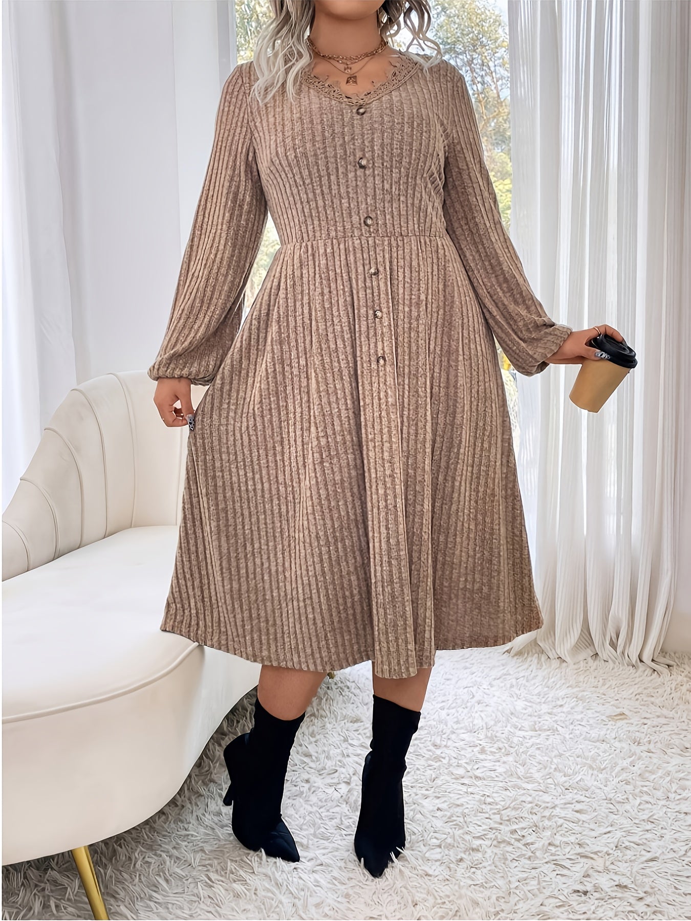 Women's Plus Size Elegant V-Neck Lace Contrast Button Dress - Long Maxi