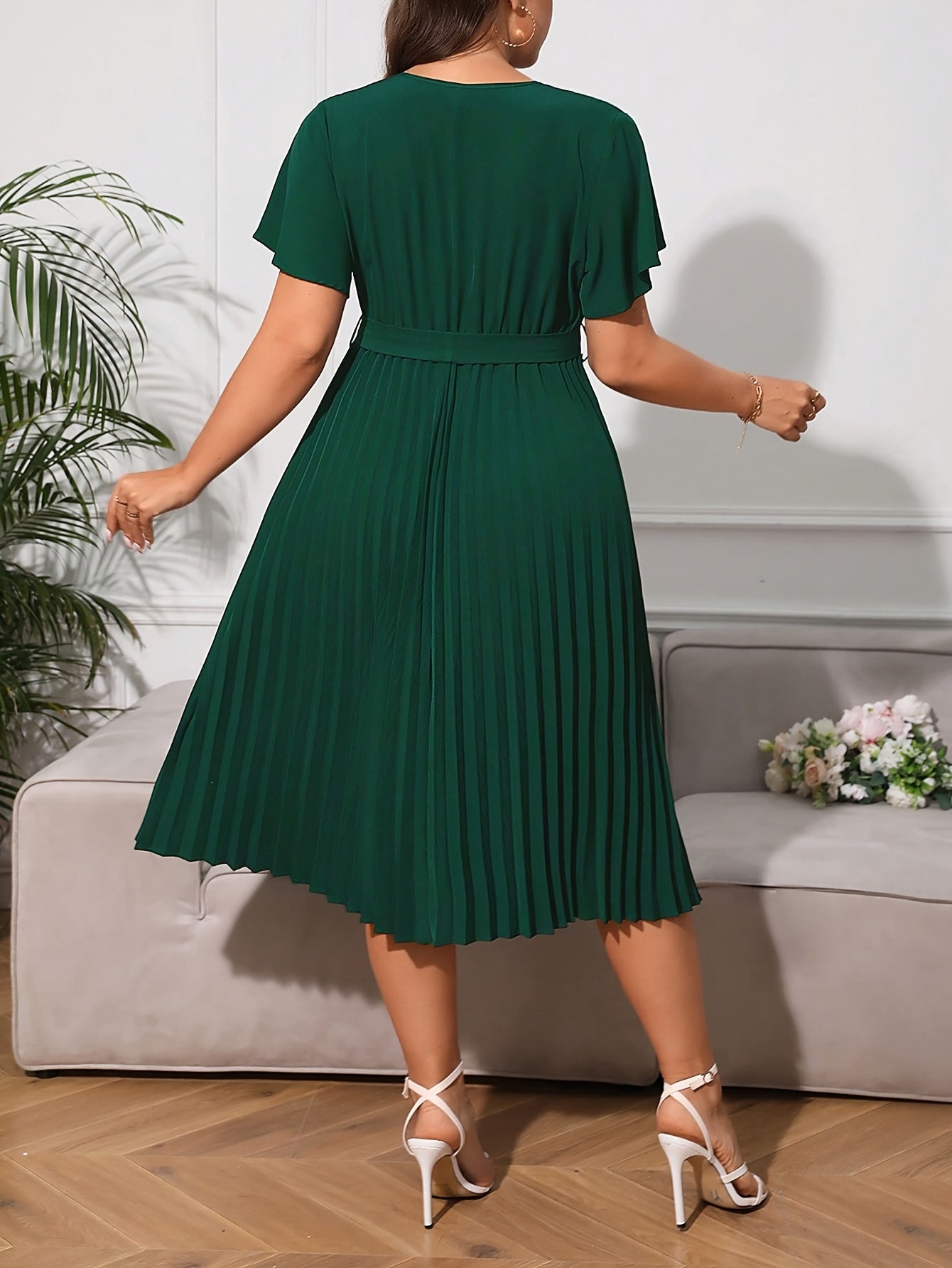 2025 Plus Size Women's Elegant V-Neck Pleated Waist Dress - Fitted Top & Flowy Skirt, Machine Washable Solid Color Spring/Summer Casual to