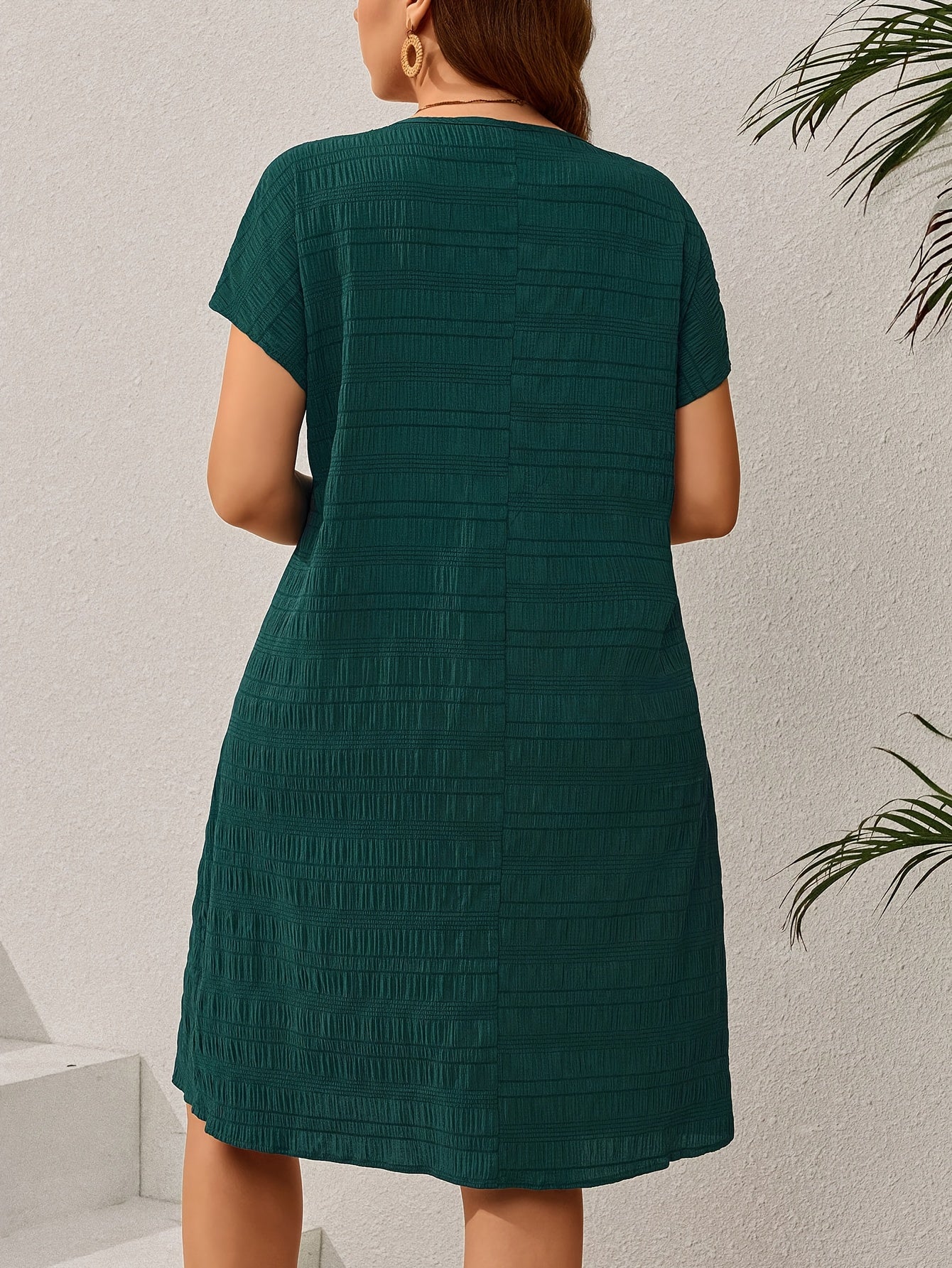 Round Neck, Non-Stretch, Machine Washable