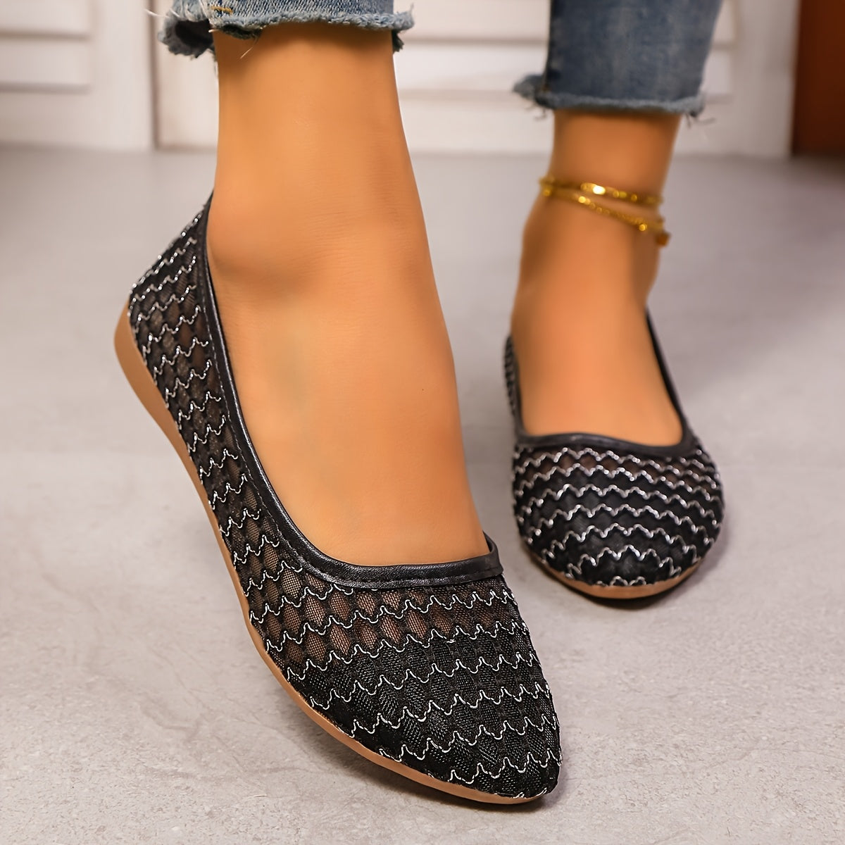 [Elegant Ballet Shoes] Elegant Women's Ballet Shoes | Floral Pattern Slip-On Pointed Toe Sole, Breathable Comfortable Flat Shoes, Low-cut Black and White